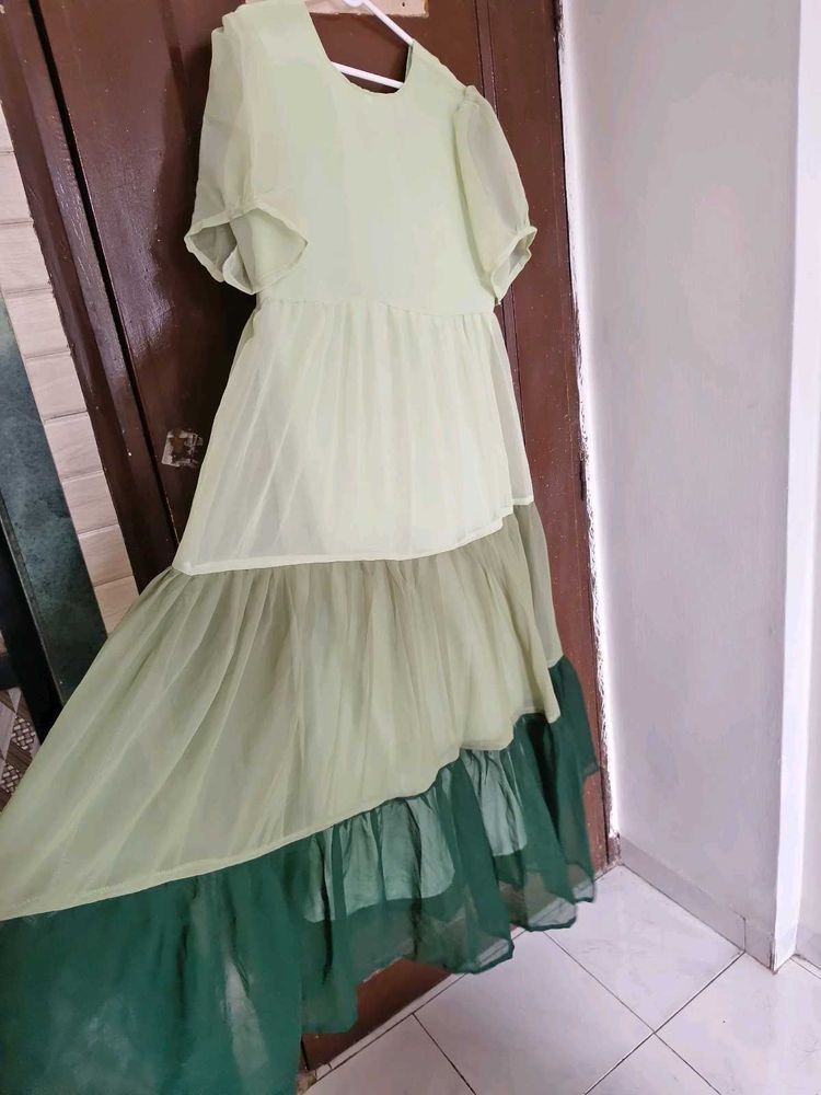 Multi Green Flowy Tiered Maxi Dress💚