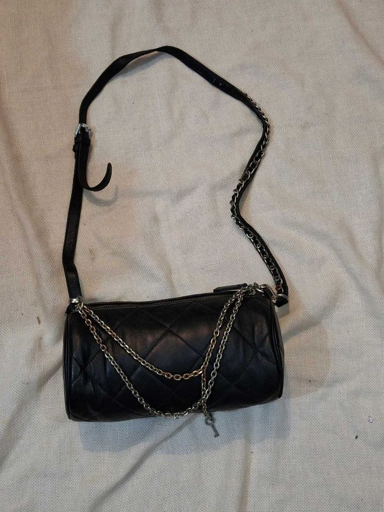 Stylish Black Barrel Handbag