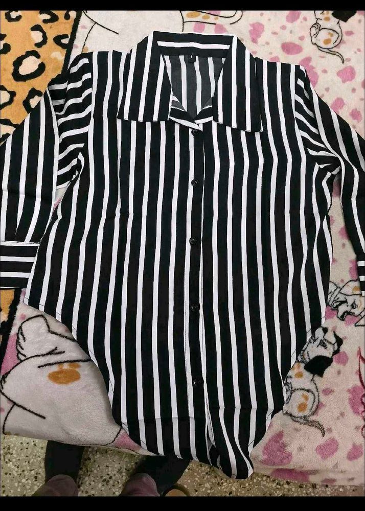 Chic Striped Button-Up Shirt in 34 bust