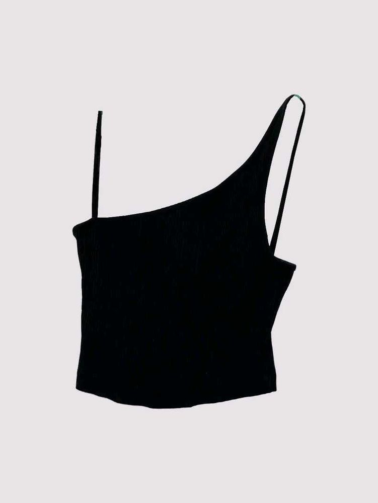 Chic One-Shoulder Black Crop Top
