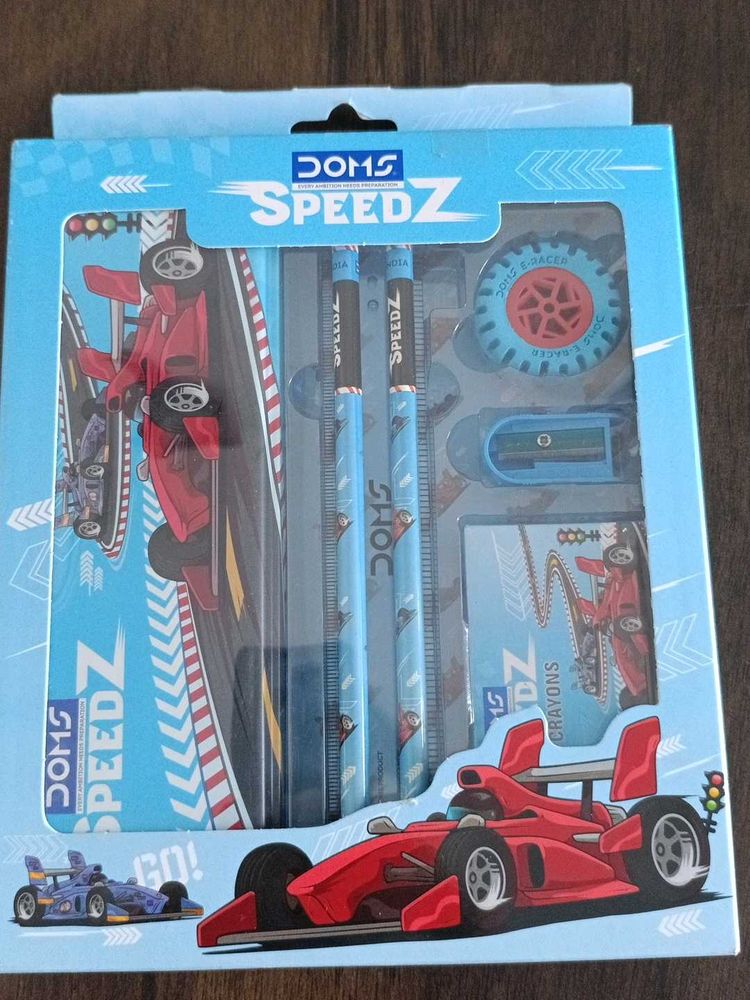 Doms SpeedZ Stationery Set