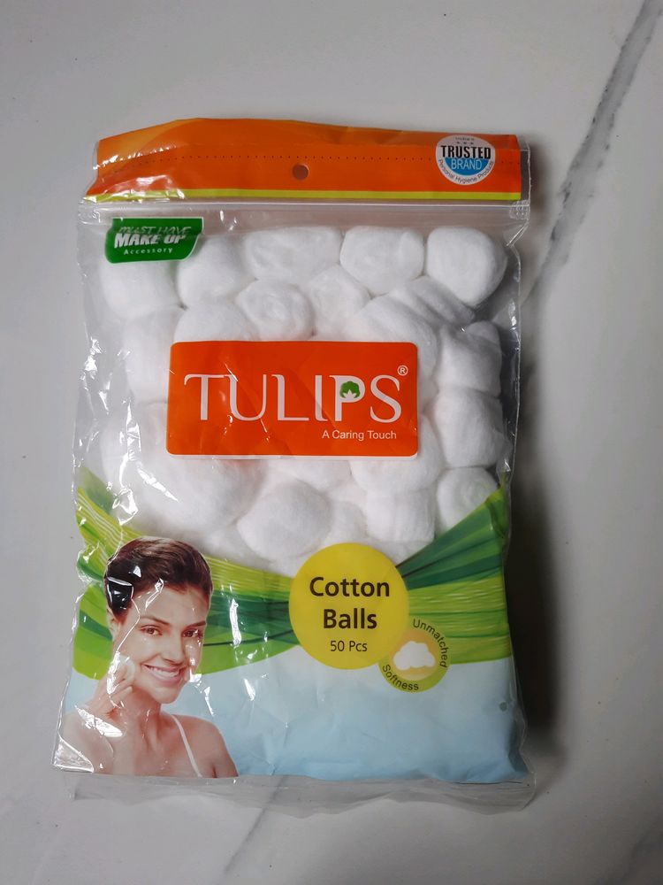 50 Cotton Balls