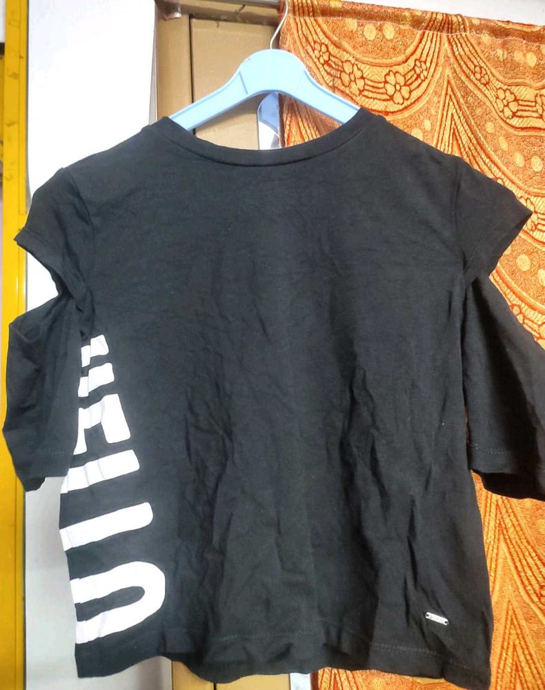 Chic Black Cut-Out T-Shirt