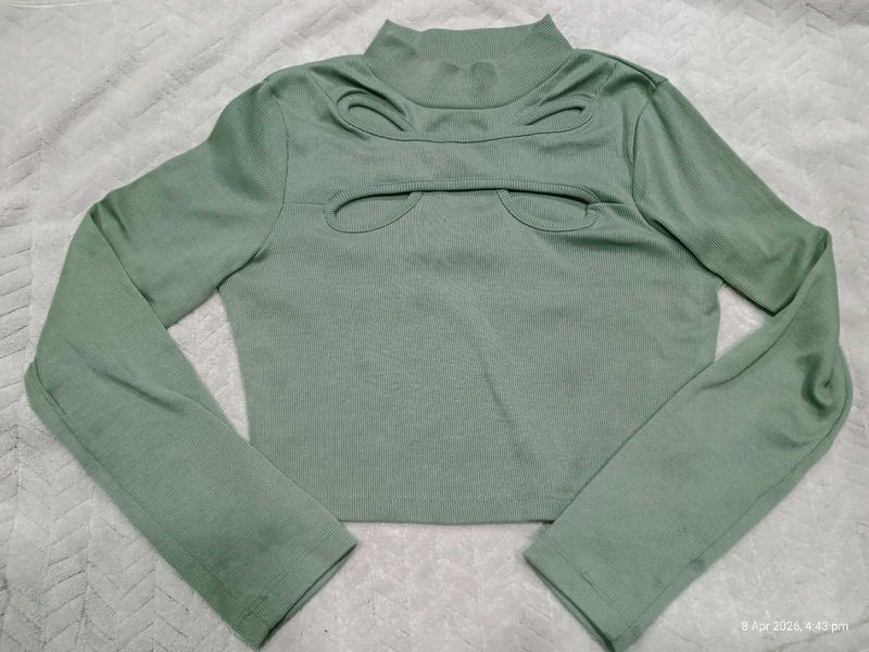 Cut-out Long Sleeve Crop Top