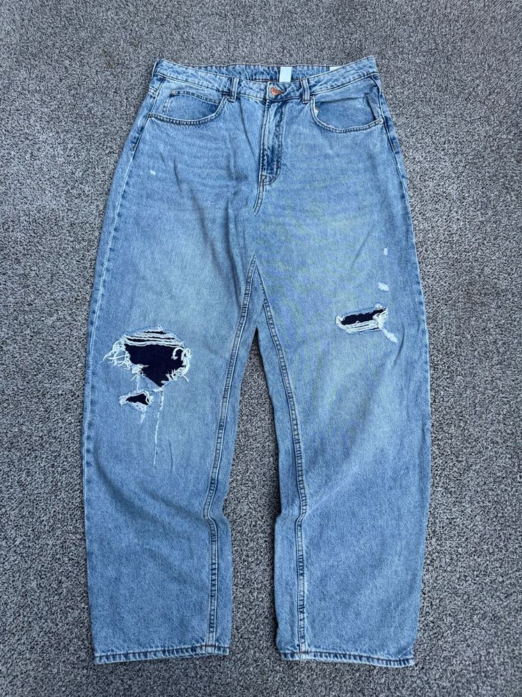 Light Wash Ripped Jeans