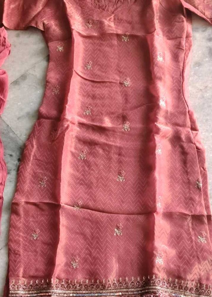 Beautiful Embroidered Kurta Set