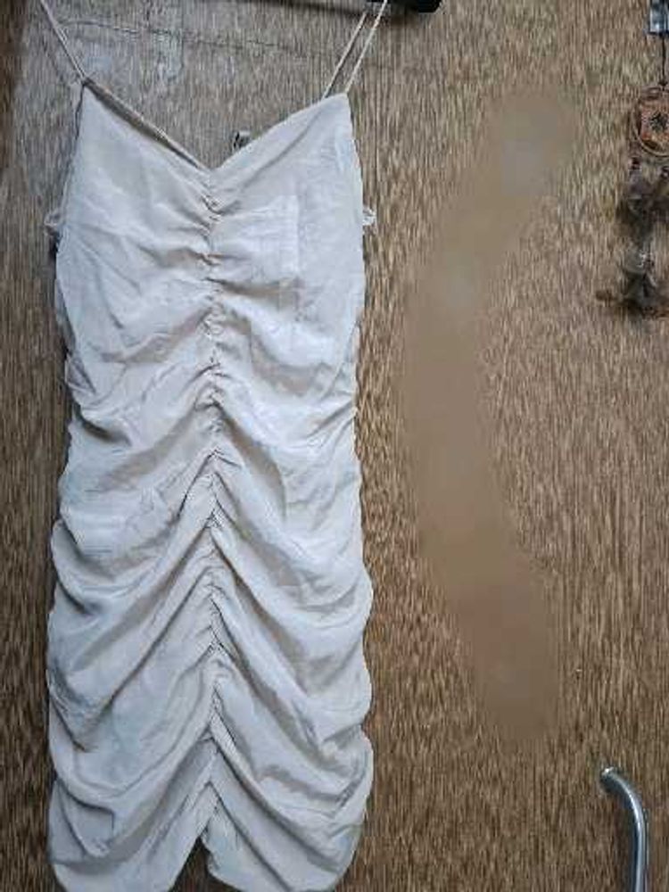 Bodycon mini beige dress 👗