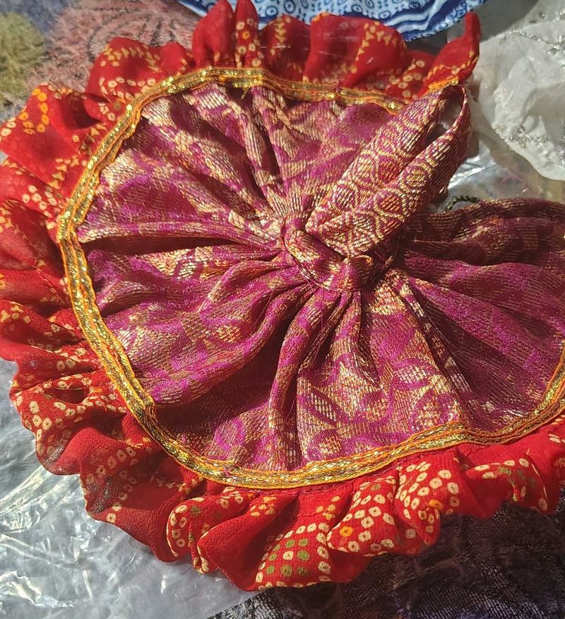 I m selling kanha ji clothes size for 5 pack of 3