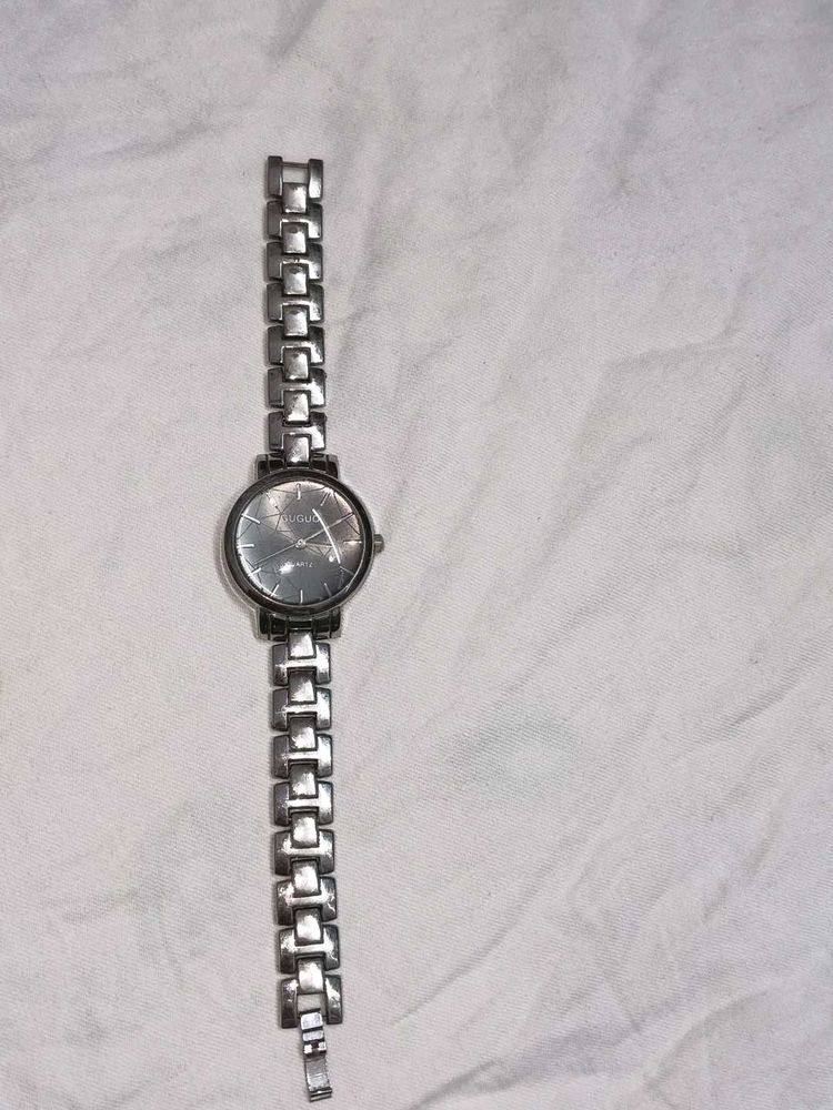 Elegant Silver Tone Bracelet Watch