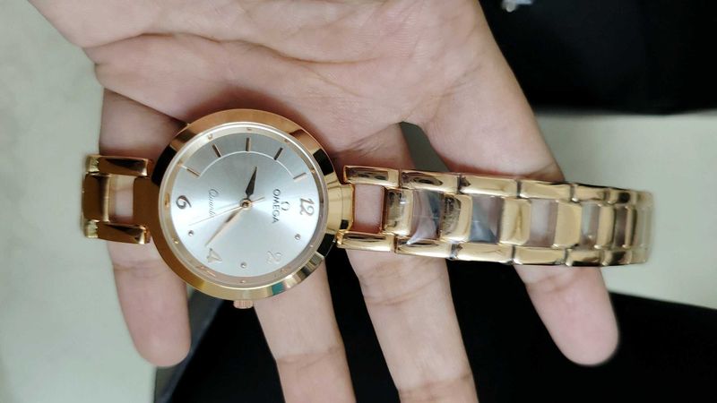 Elegant Gold Tone Watch