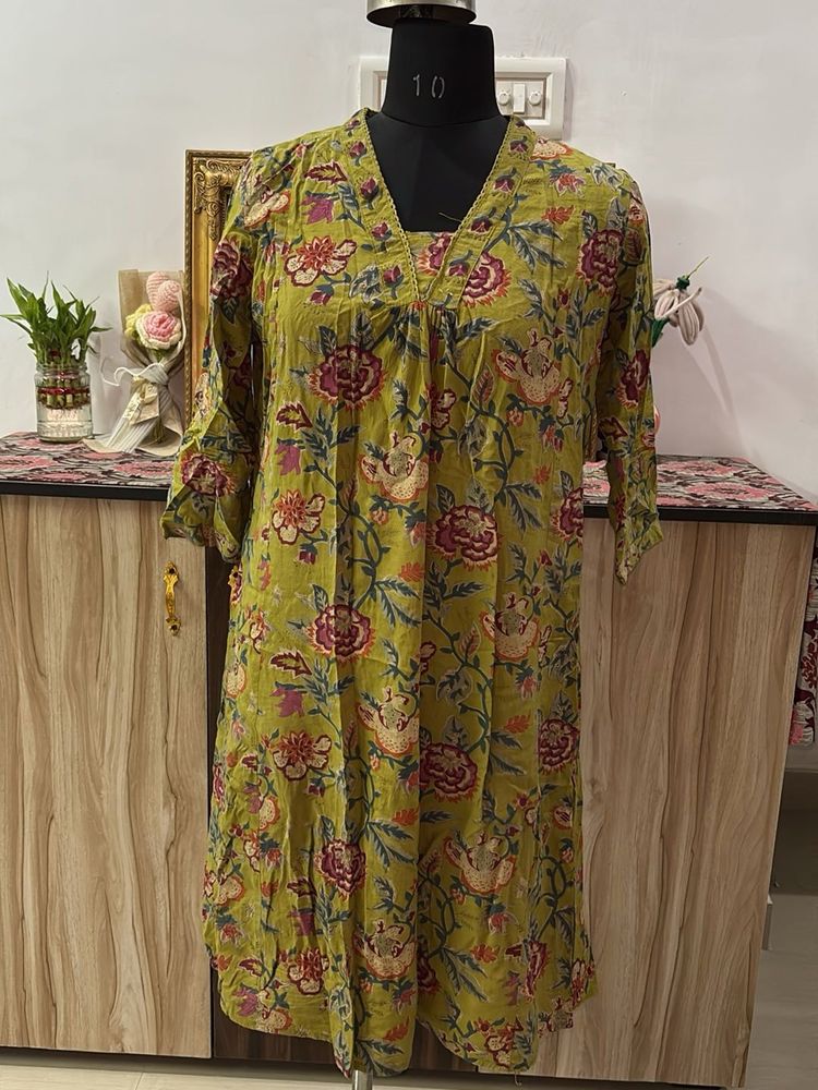 Vibrant Floral Print Kurta