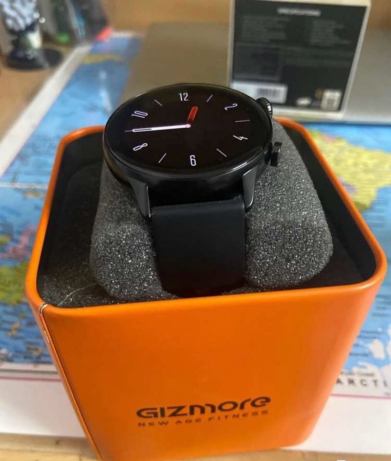 Gizmore Gizfit Glow Multifunctional Smartwatch