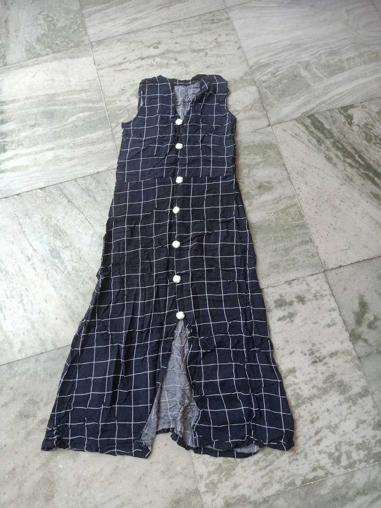 Stylish Sleeveless Checked Kurta