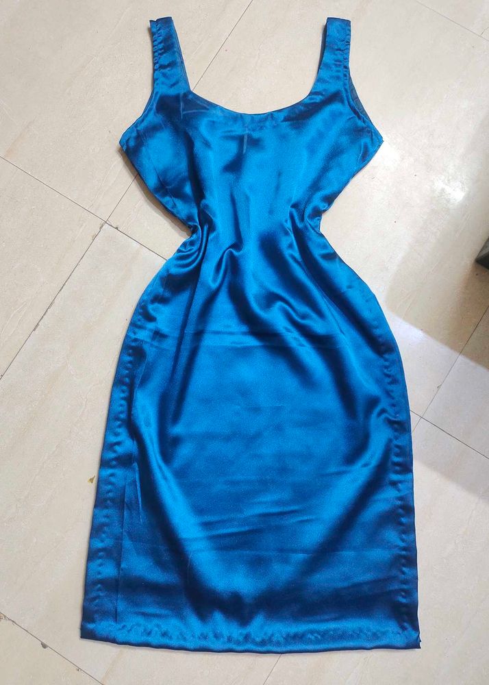 Suit 2 (Blue &amp; Pink) Back tucks