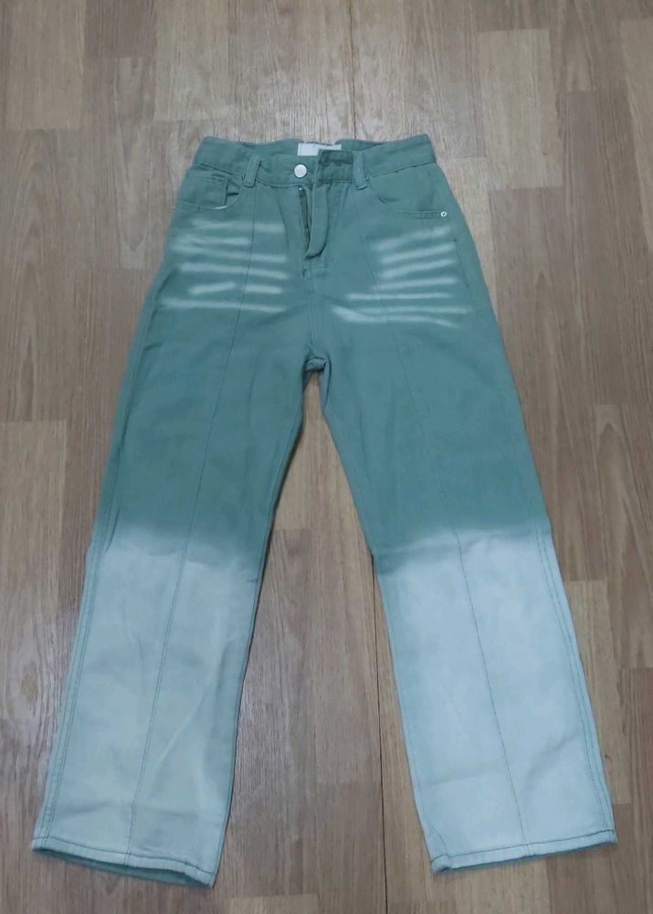 Stylish Dip-Dye Wide-Leg Jeans
