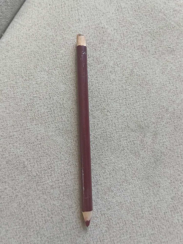 Deep Red Lip Liner Pencil