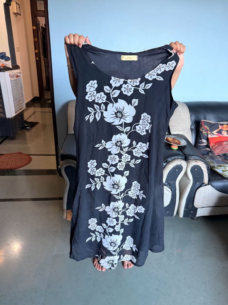 Black Floral Sleeveless Ethnic Gown
