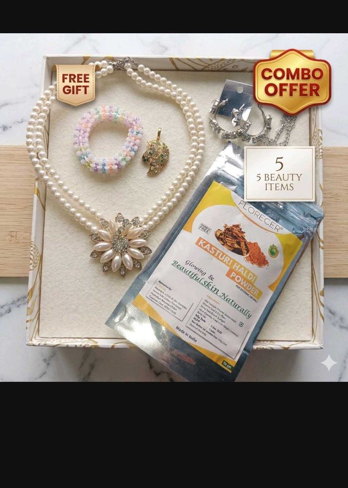 Gifting combo set with a free gift.
