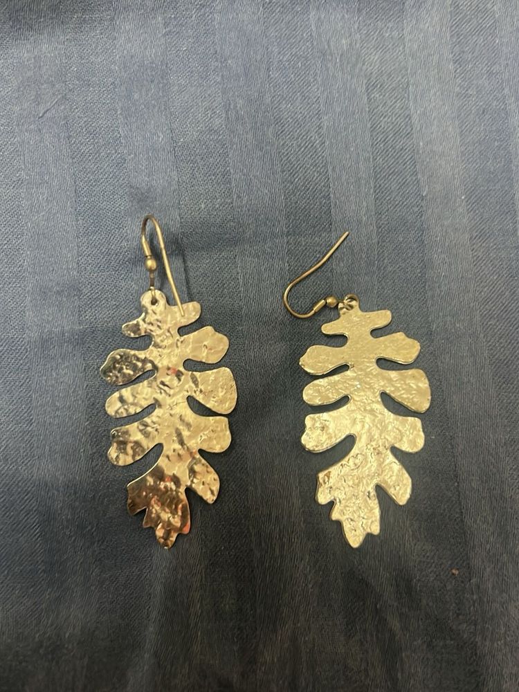 Unique Leaf Design Dangle Earrings