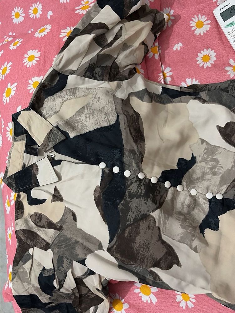 Abstract Print Button-Up Blouse