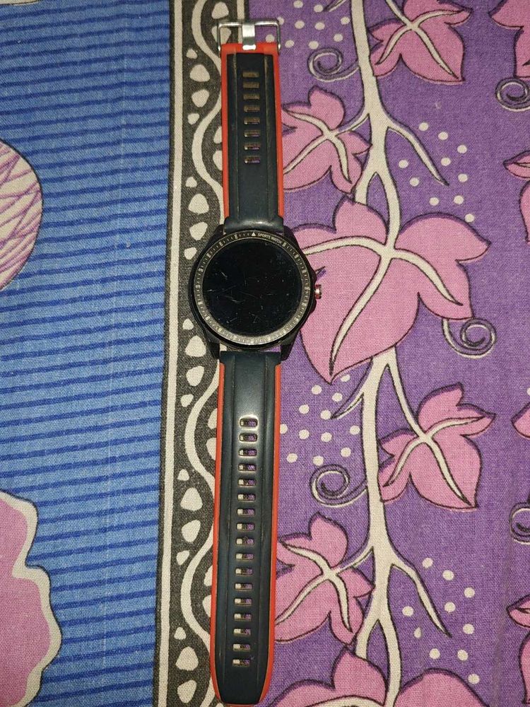 boat Smartwatch but display mein small dot hai