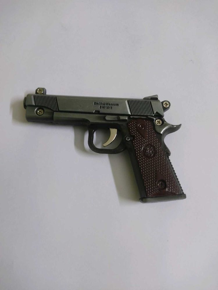 Replica gun