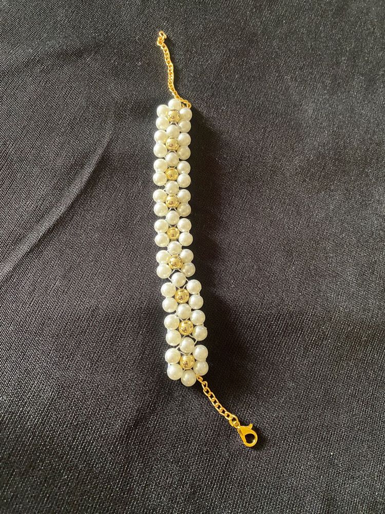 Pearl and Gold Daisy Bracelet