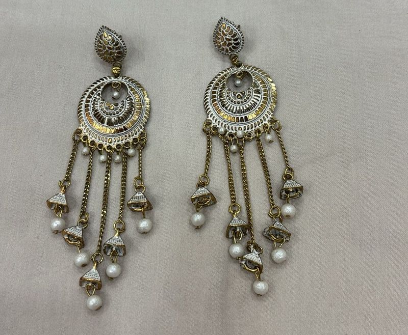 Stunning Dangle Earrings with Pearls