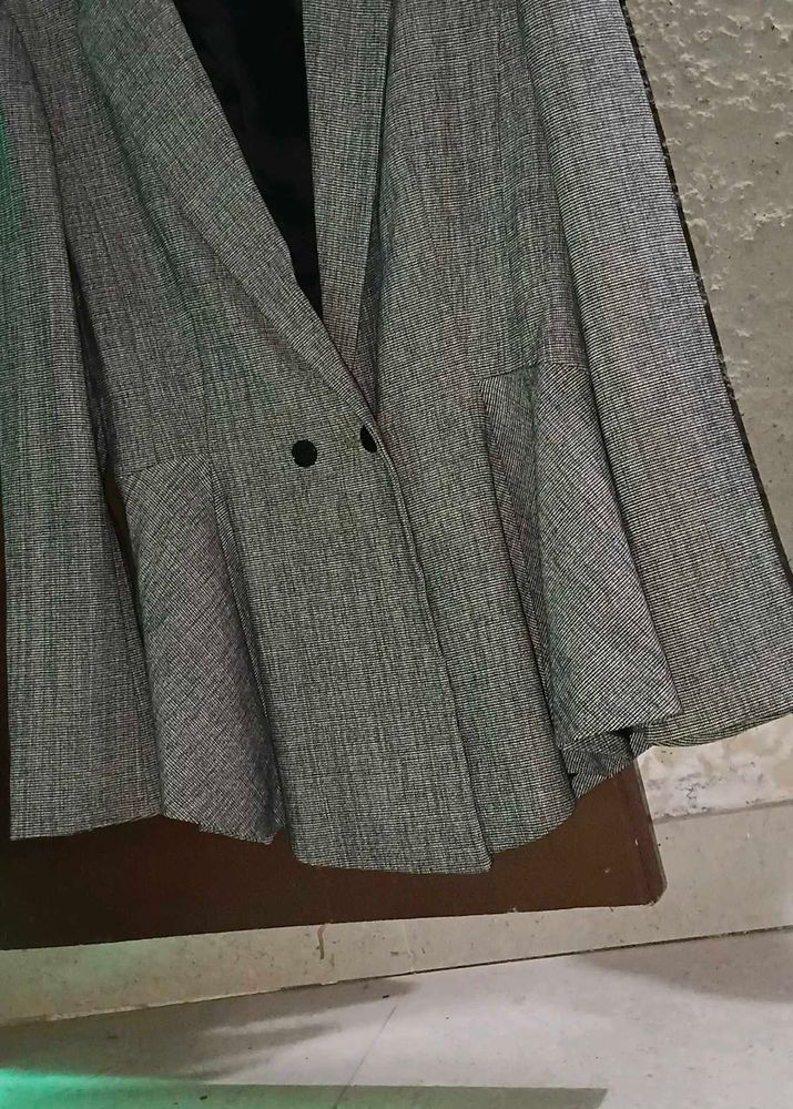 Chic Grey Blazer