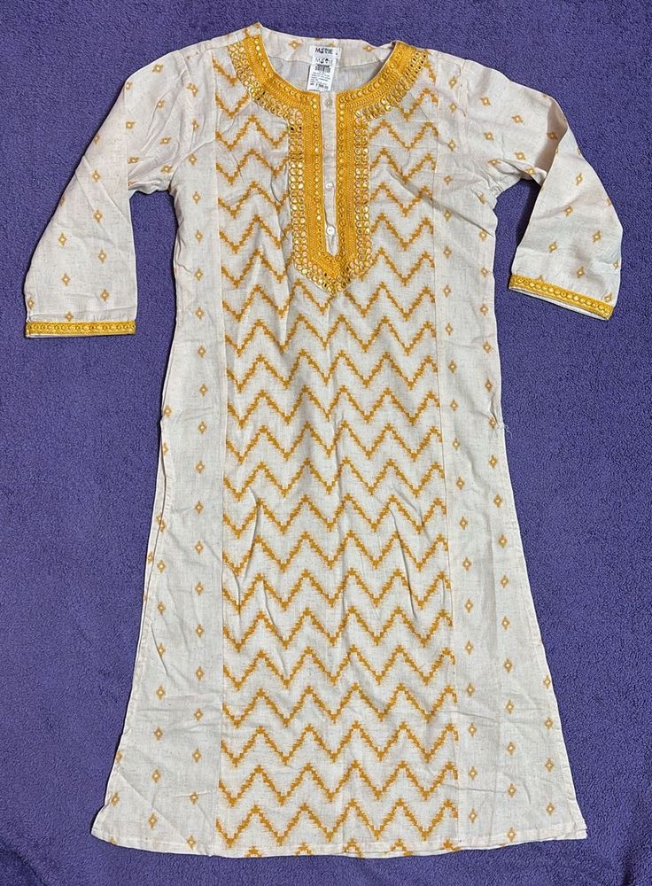 Elegant White Embroidered Kurta