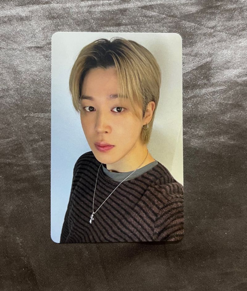 Official BTS Jimin photocard.