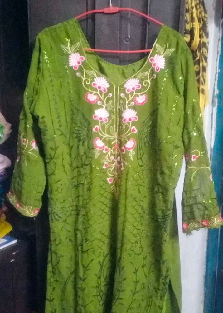 Green Embroidered Kurta