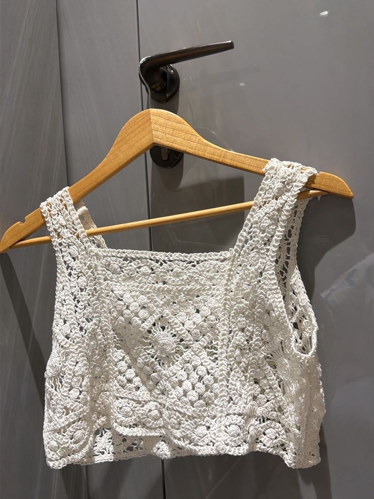 White crochet crop top | Beach To