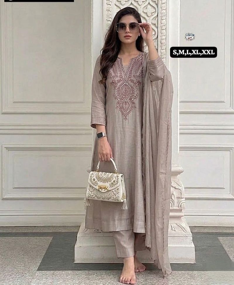Premium Muslin Kurta Set With Mirror Work