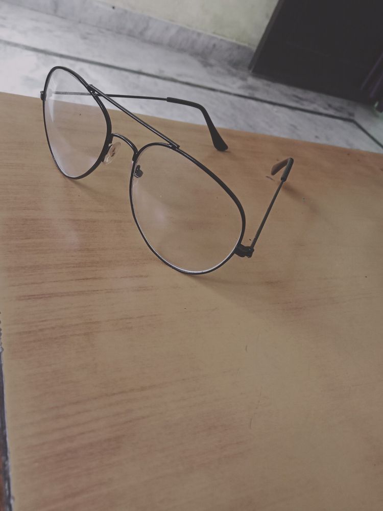 fashionable unique sunglass