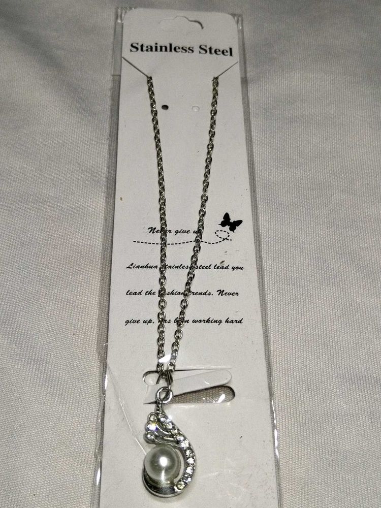 Elegant Stainless Steel Pearl Necklace