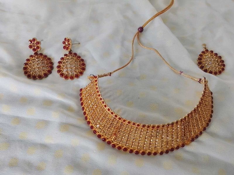 Gold Tone Necklace and Earring Set