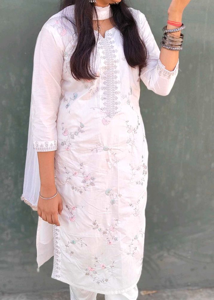 Elegant White Floral Kurta Set with Dupatta