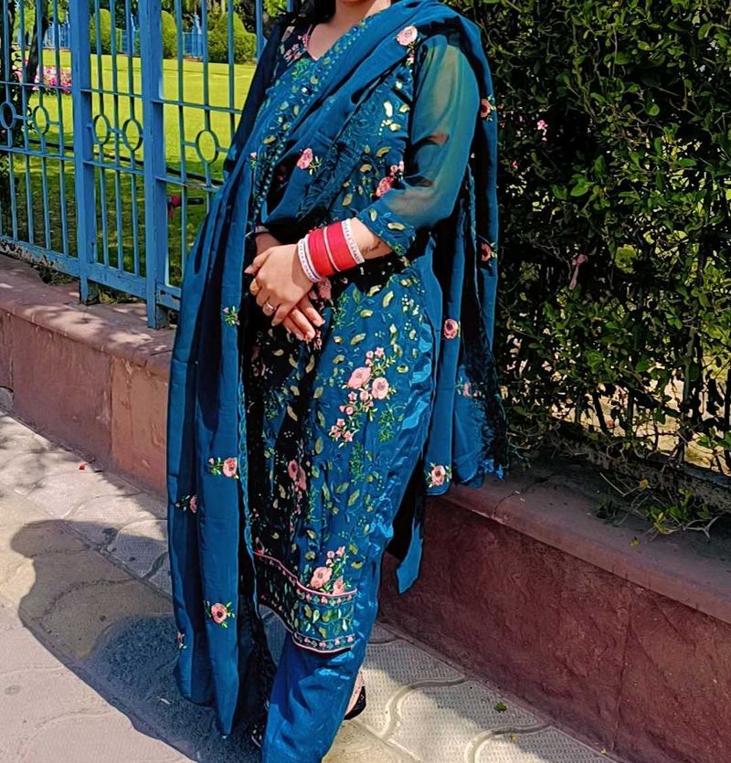 Beautiful Teal Floral Kurta Set