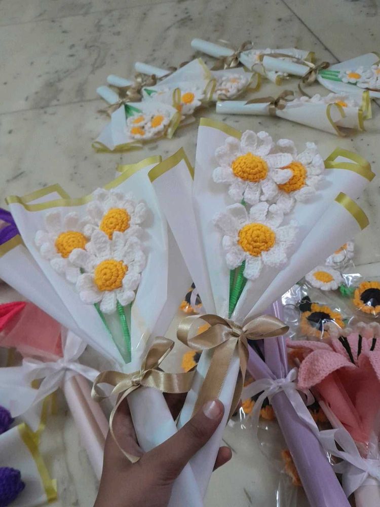 Crocheted Daisy Bouquets 3pic bouquet any 1