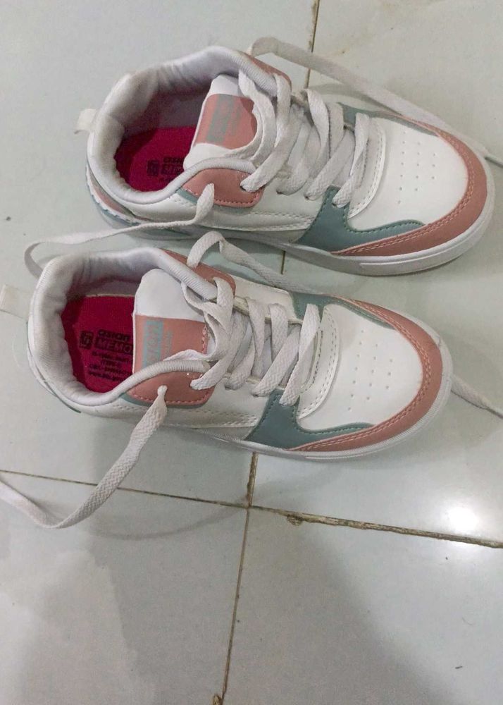 Stylish White &amp; Pink Sneakers