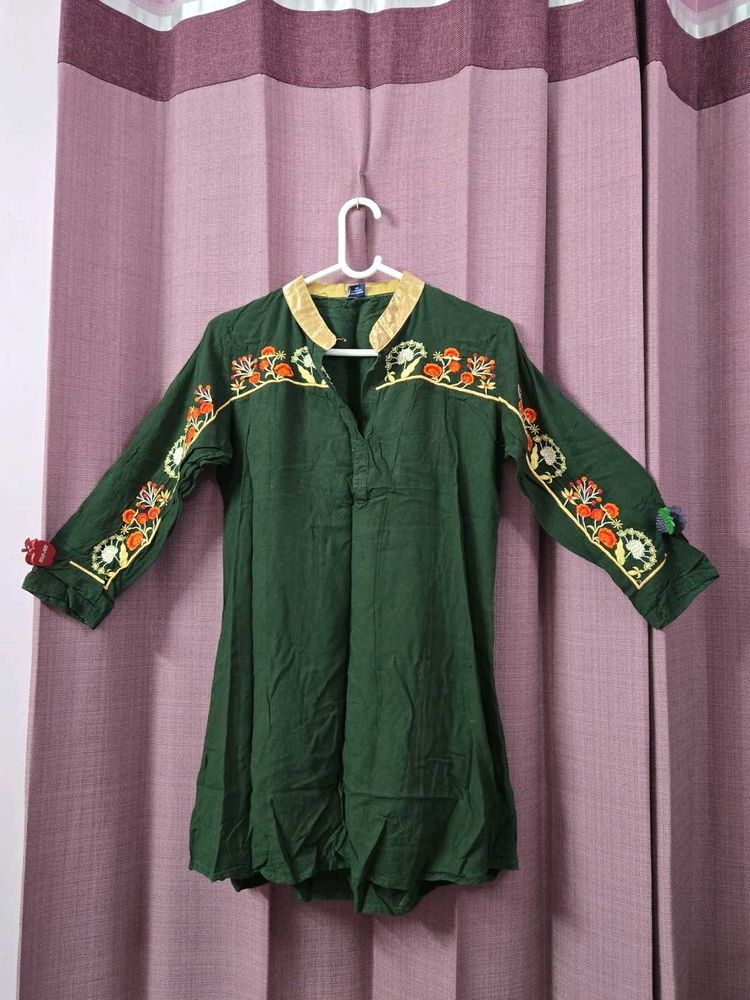 Green Embroidered Kurta