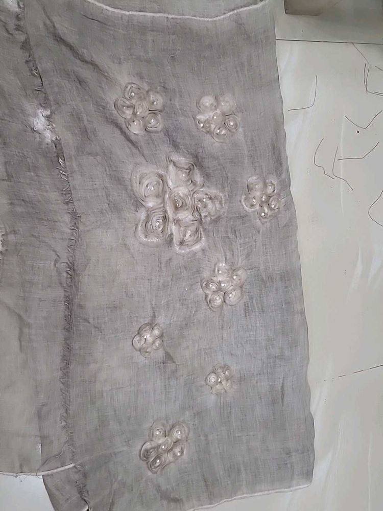 Embellished Dupatta with Floral Details