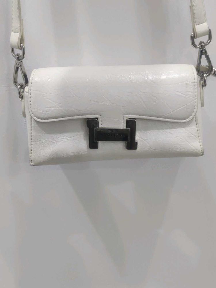 Chic White Chain Shoulder Bag