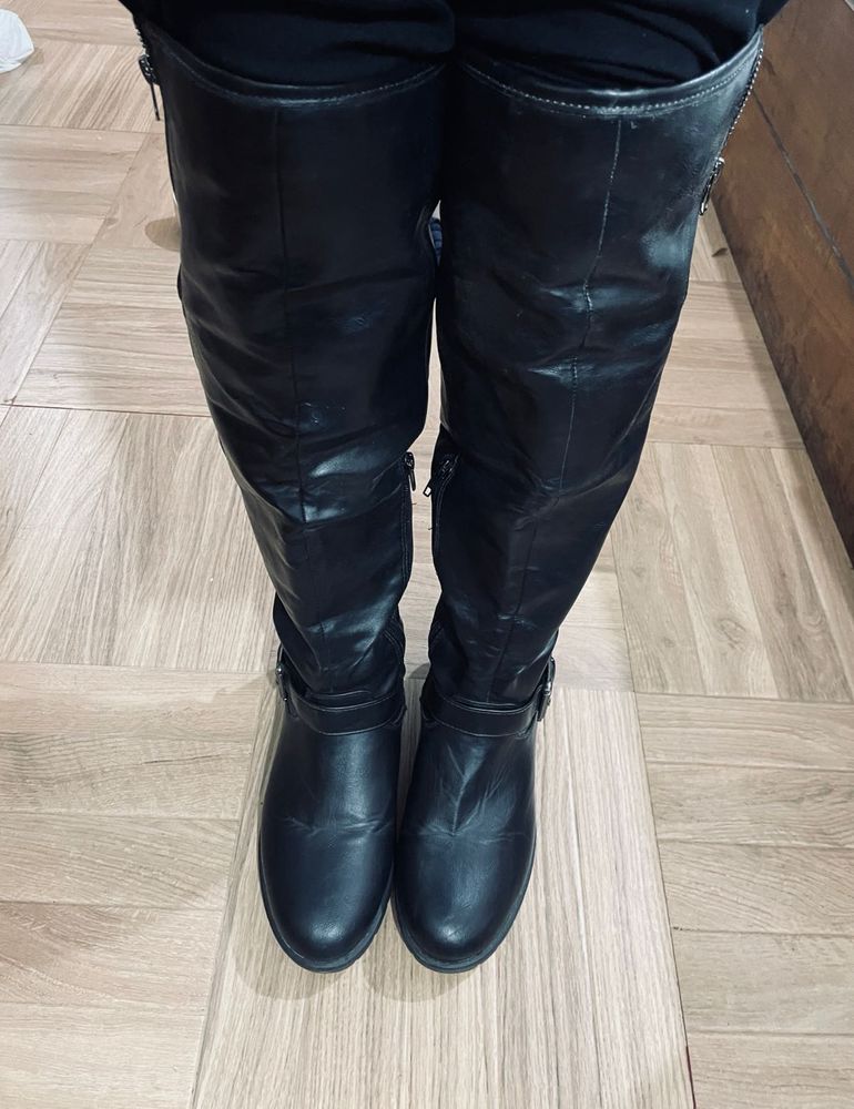 Truffle Knee-Length Elegant Black Boots