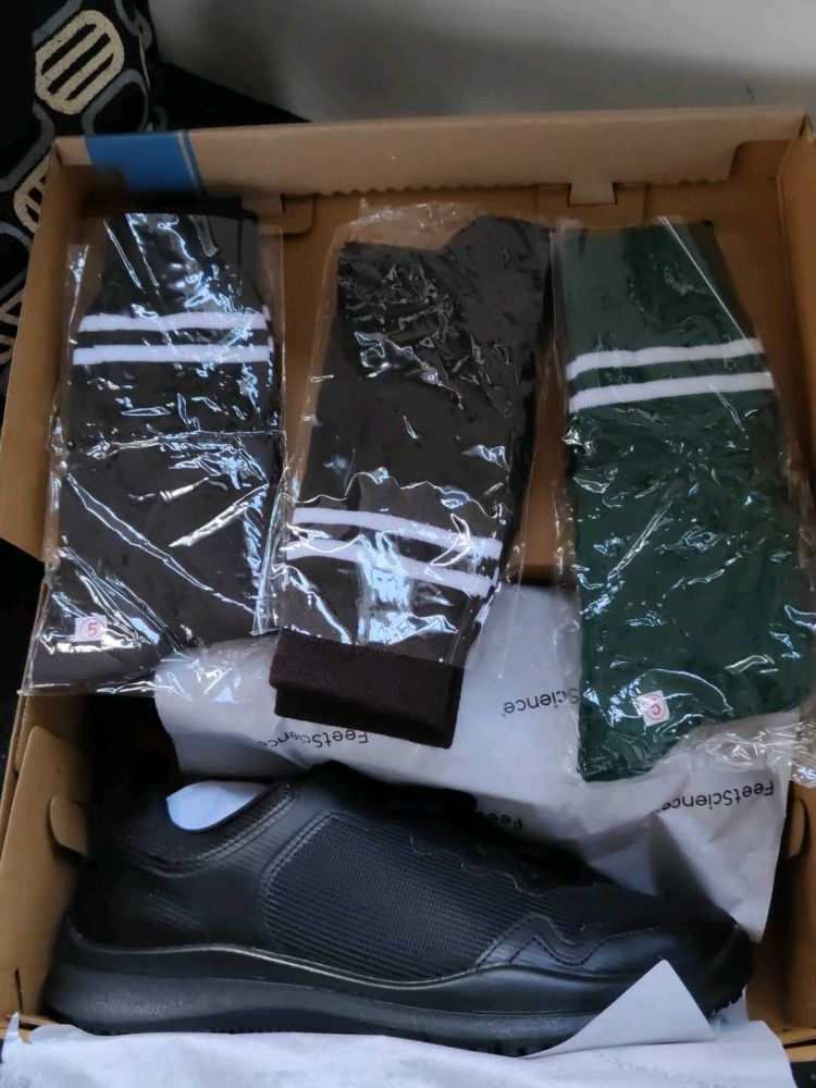School shoes and3 sets socks