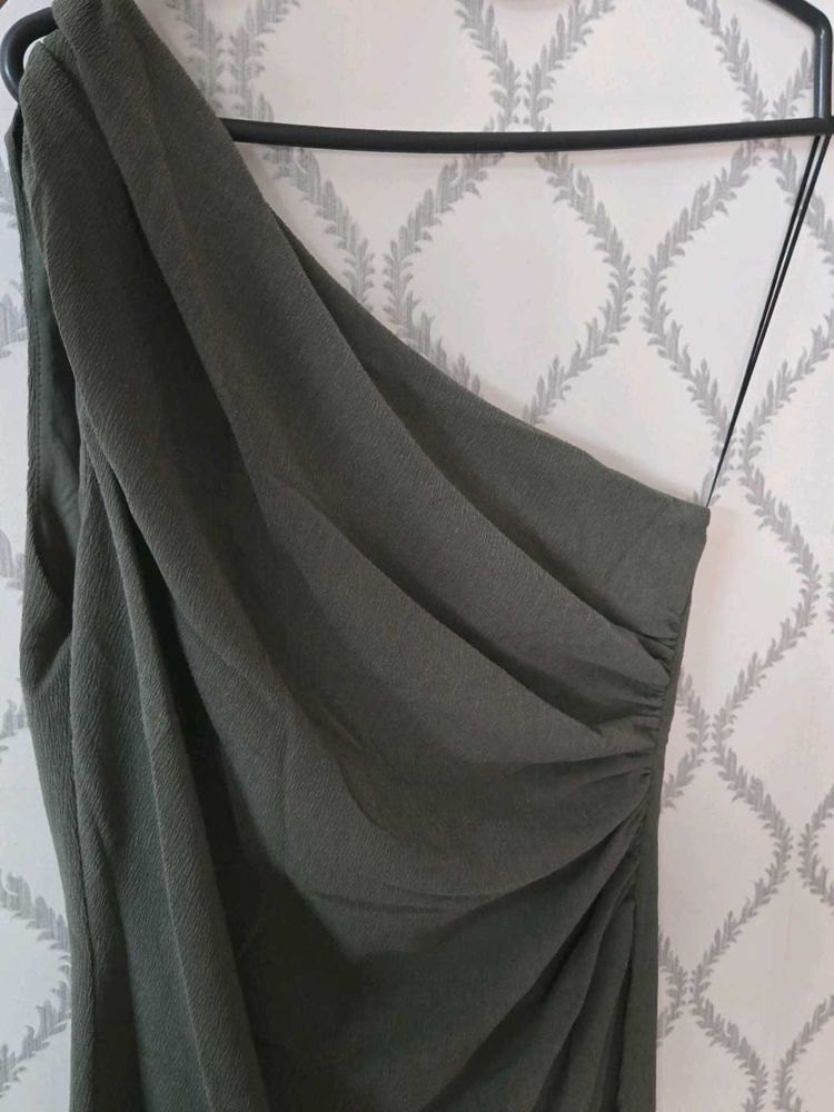 H&amp;M  One-Shoulder Dress