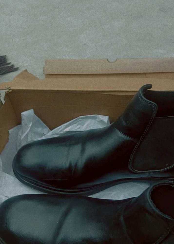 Classic Black Chelsea Boots