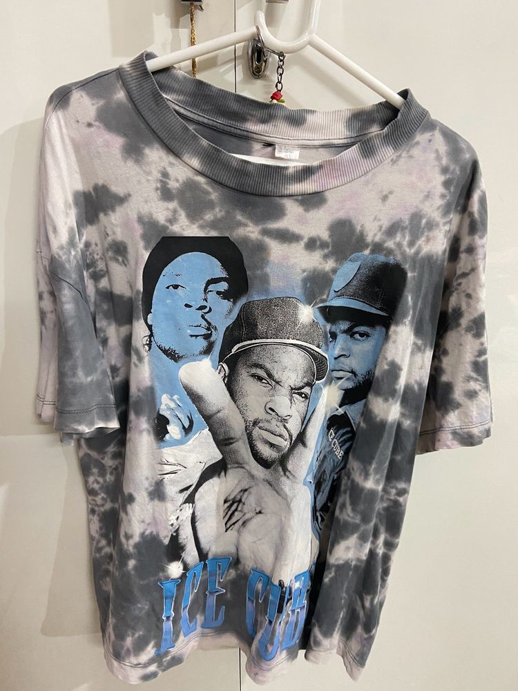 H&amp;m Tshirt