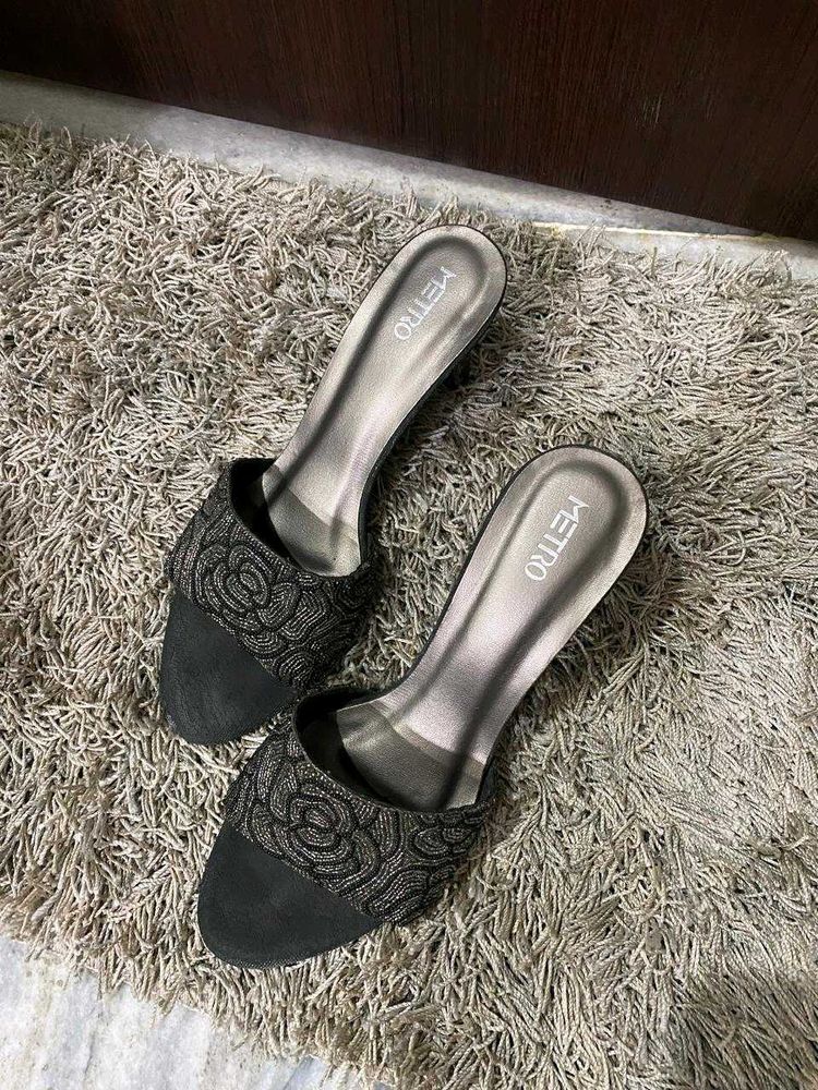 Metro Black Floral Heels